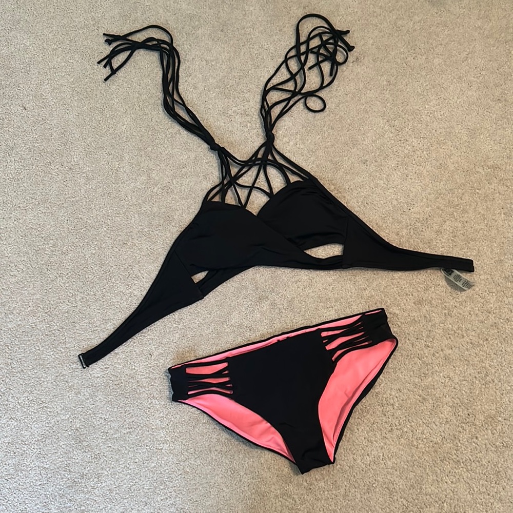 Victoria’s Secret Pink black bikini top and bottom NWOT